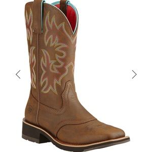 Brand new Woman’s Ariat boots with tags